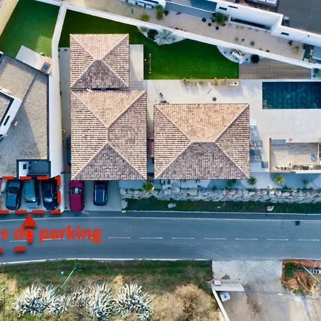 Appart Pop-Art Proche Autoroute, Plages Et Attractions, Wifi - Tv, Deco Stylee, Calme Bessan Exterior photo